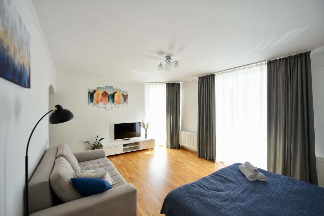 Cozy Apartment Next To The Park Ternopil Eksteriør bilde